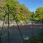 Mobilhome Au Bord Du *