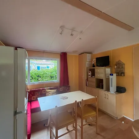 Mobilhome Au Bord Du Chalet Saint-Gerons