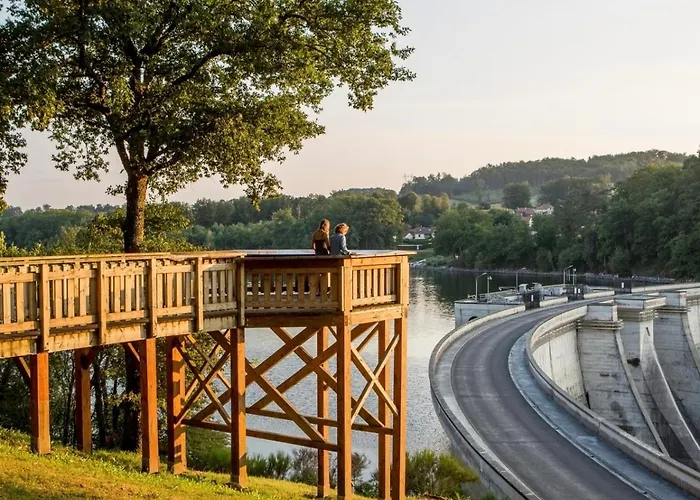 Mobilhome Au Bord Du * Saint-Gerons